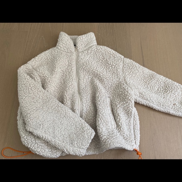 🛒 H&M fluffy hoodie - Picture 1 of 2